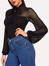 Top con canesú de malla transparente con cuello anudado